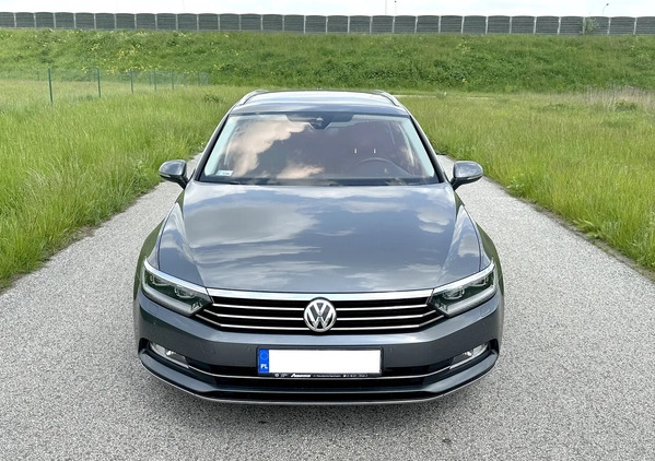 Volkswagen Passat cena 59999 przebieg: 246000, rok produkcji 2016 z Nowa Ruda małe 46